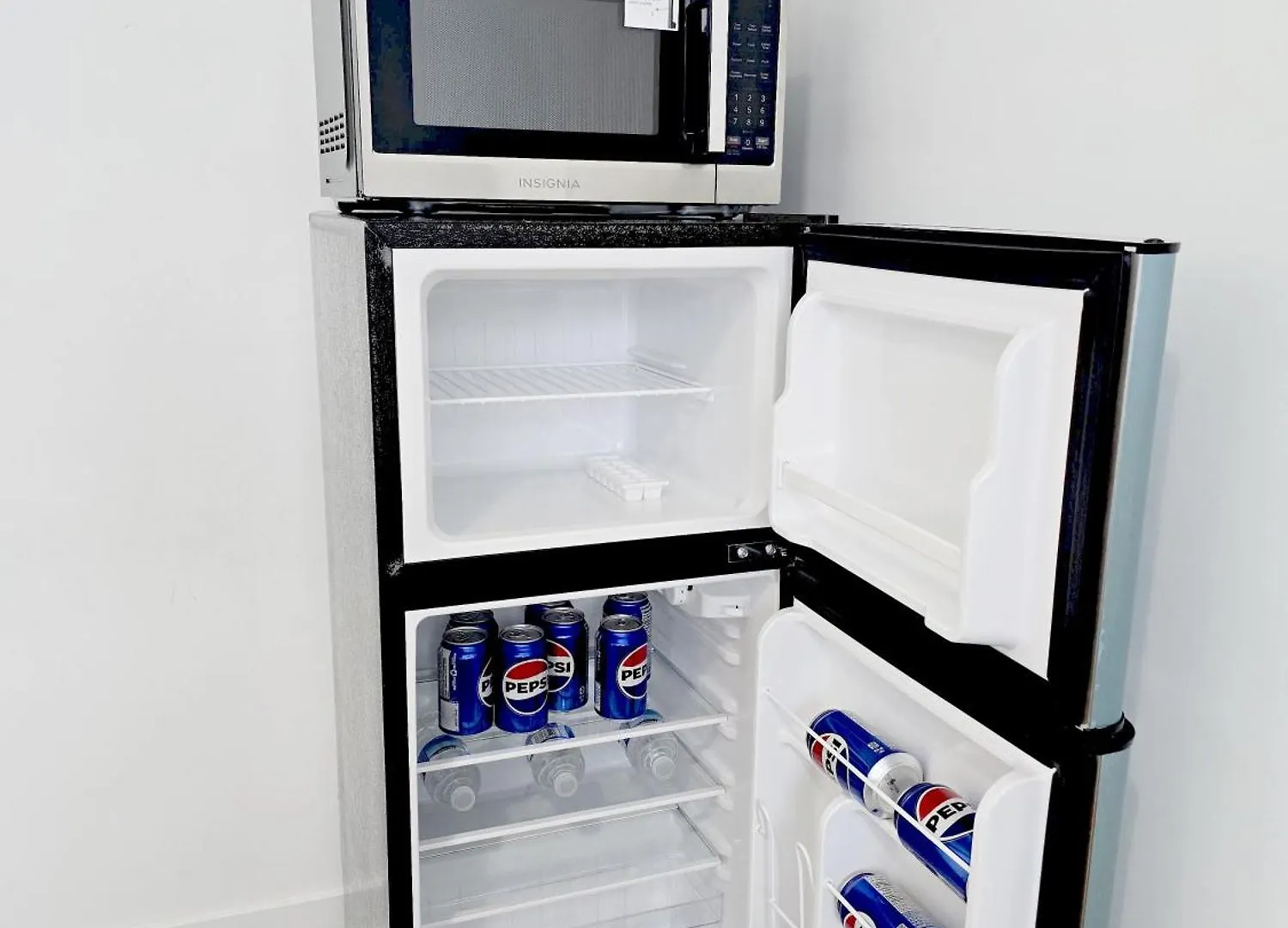 Accommodatie bij particulieren Modern Private Room Private Bathroom With King Bed With Tv And Optional Balcony 10 Minutes To Rogers Stadium Midtown Downtown Toronto Canada